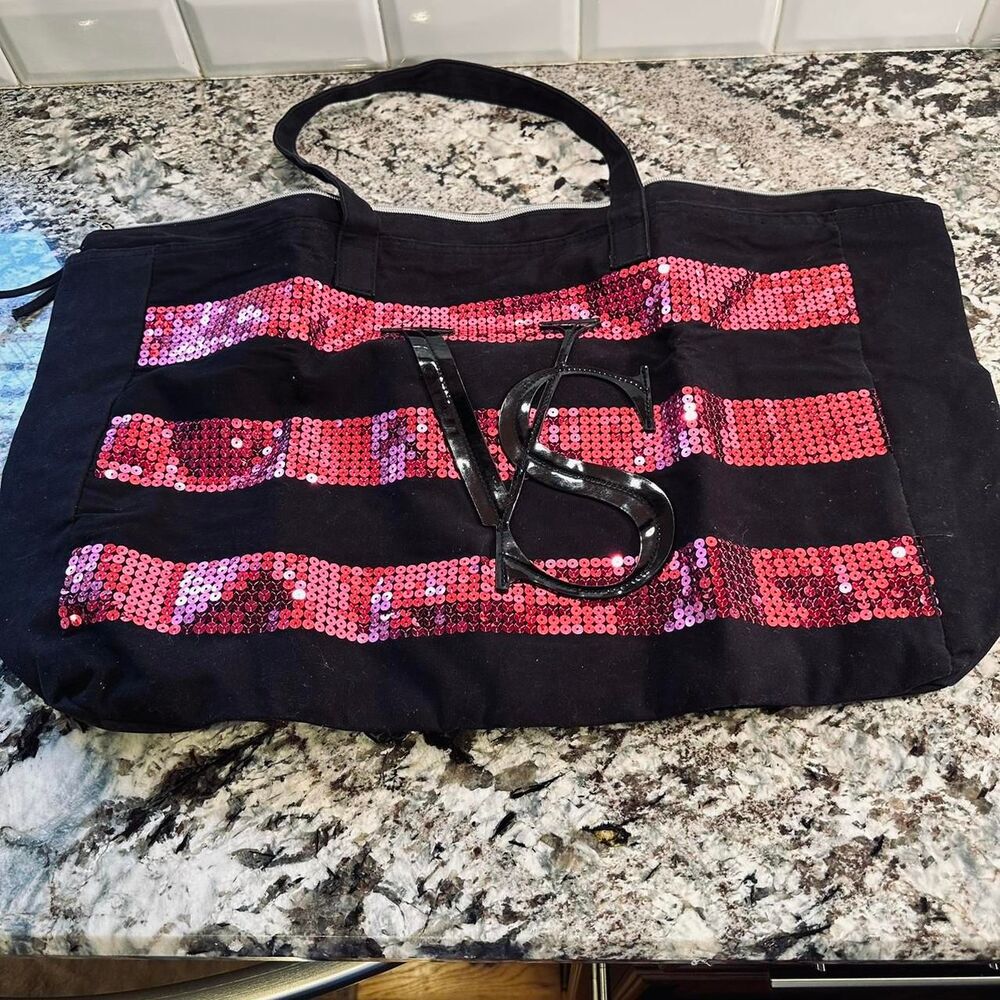 Victoria secret Women's Pink and Black Bag Like New